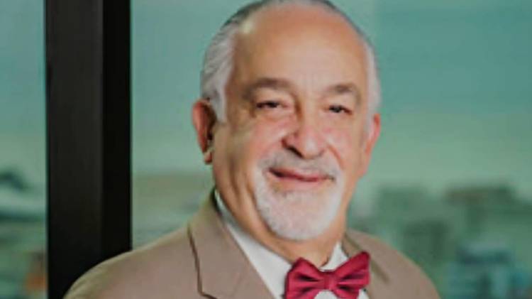 Gabriel Diez fue un destacado empresario con trayectoria en el sector construcción desde 1970 y en el sector industrial desde 1988.