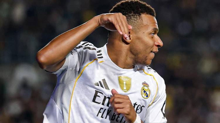 Kylian Mbappé terminó con triplete