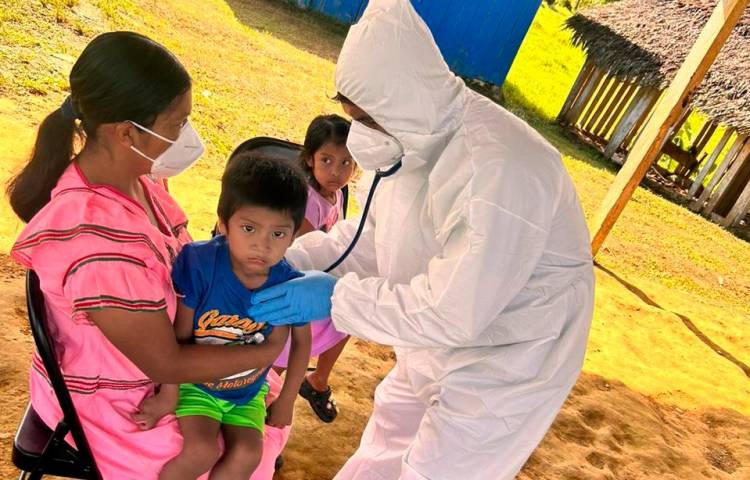 Pacientes son atendidos por el brote.