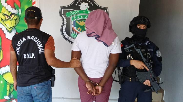 El sujeto fue puesto a disposición de las autoridades competentes.