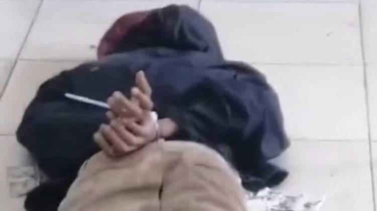 Uno de los ladrones fue retenido en el local.