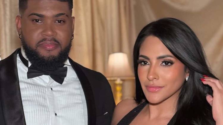 Jacky Guzmán protagoniza el videoclip ‘La Demora’ del artista dominicano Chris Lebrón, una producción de Dimelo Flow inspirada en su historia personal.