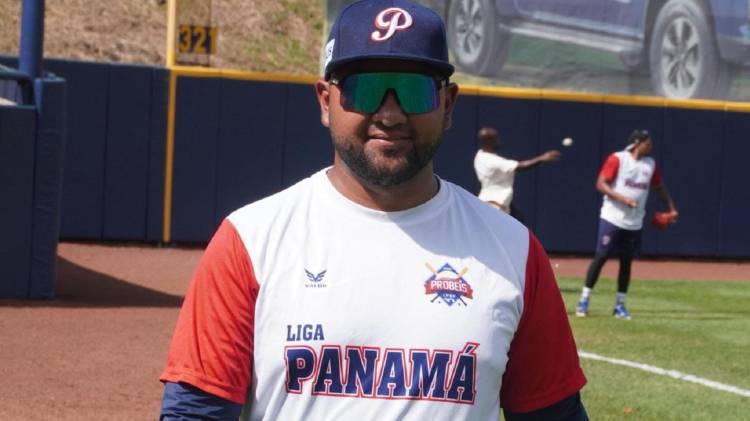 José Mayorga mánager de Panamá.