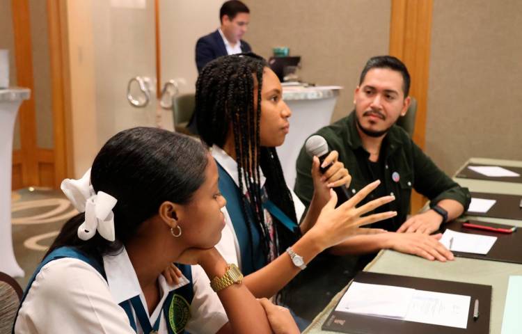 Realizan jornada de capacitación sobre el relevo femenino