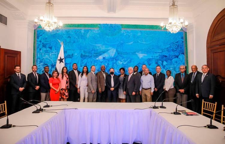 El acto se celebró en el Salón Paz de la Presidencia.