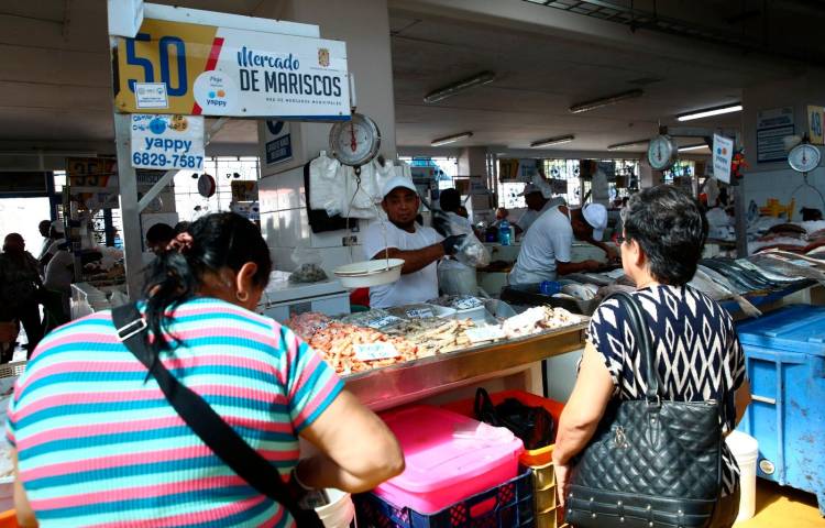 Los consumidores buscan buenos precios y economía.