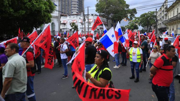 Saúl Méndez dio el anuncio en la marcha.