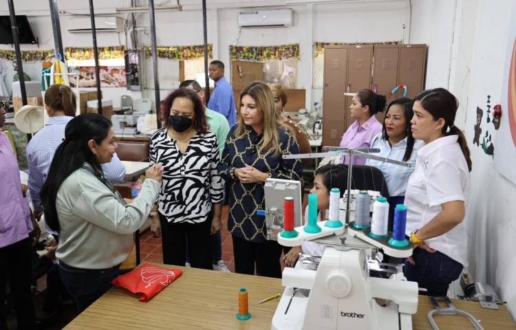 Recorrido por el Centro femenino de Rehabilitación Cecilia Orillac de Chiari.