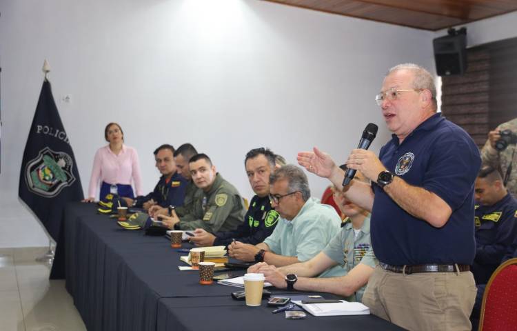 Reunión busca de la paz social.