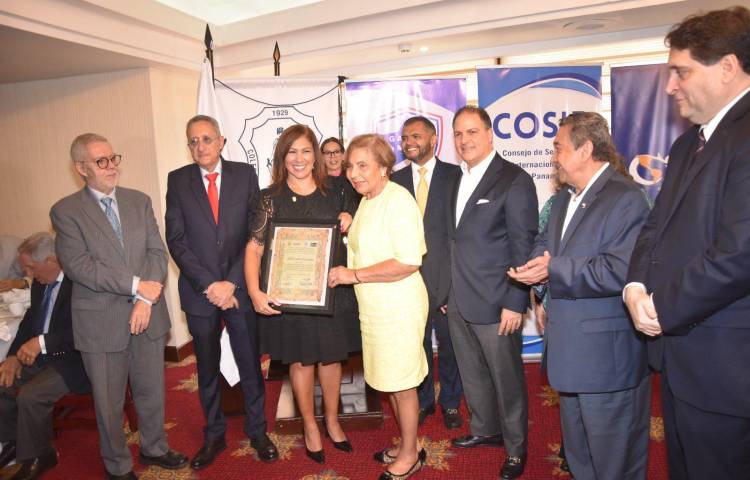 Realizan nuevo reconocimiento a la diputada Mayín Correa