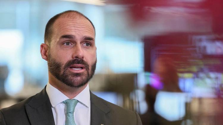 Diputado hijo de Bolsonaro perdió su curul por paviolo