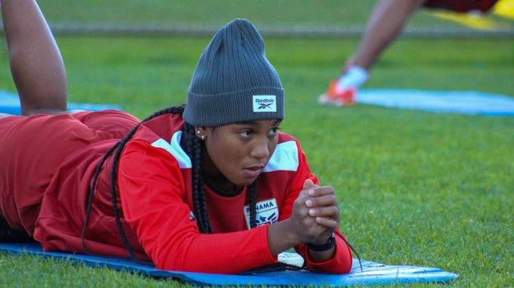 Selección femenina ya entrena en Australia