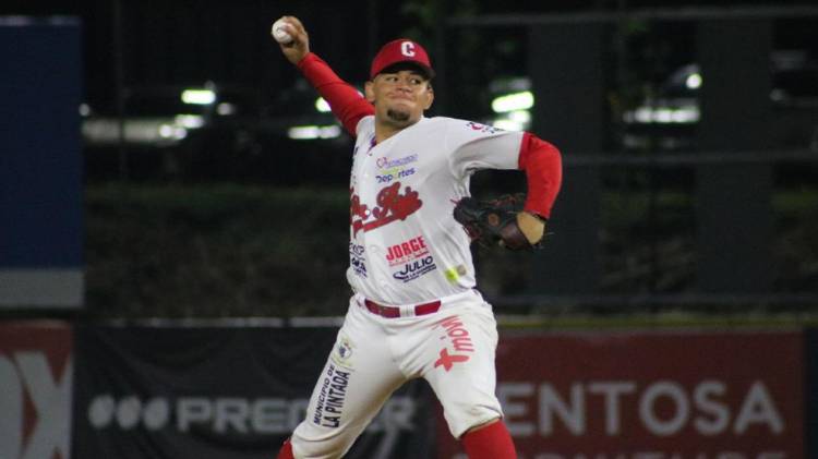 Dereck Gómez trabajó la ruta completa en el quinto partido.