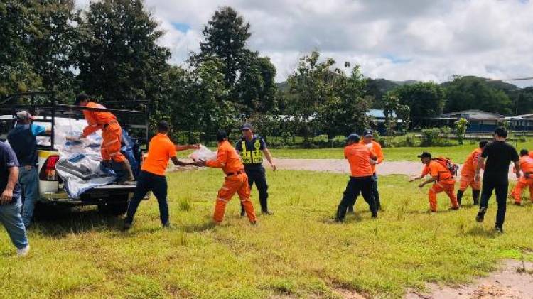 Asistencia humanitaria a diferentes comunidades de veraguas que se mantienen incomunicadas