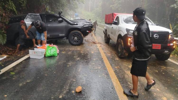 El vehículo se quedó sin frenos y cayó a una cuneta, pero afortunadamente no se reportaron heridos.