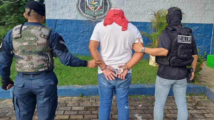 Exfuncionario se hacía pasar por abogado, enfrenta varios delitos