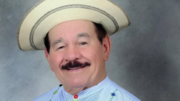 Redes Sociales/@adonis_danielc