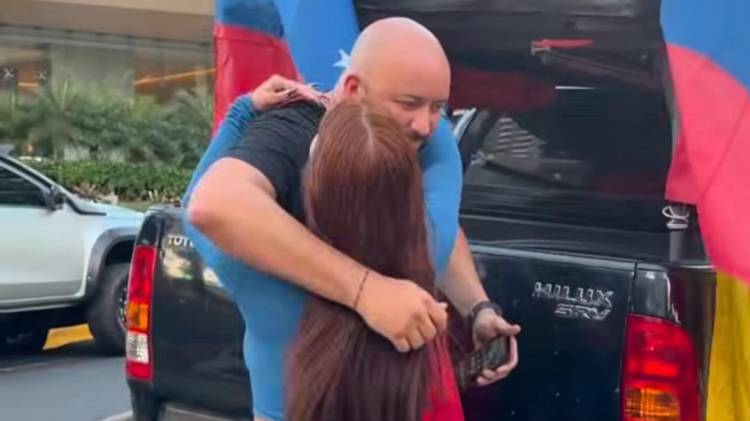 Gracie Bon celebra con venezolanos y los llena de abrazos