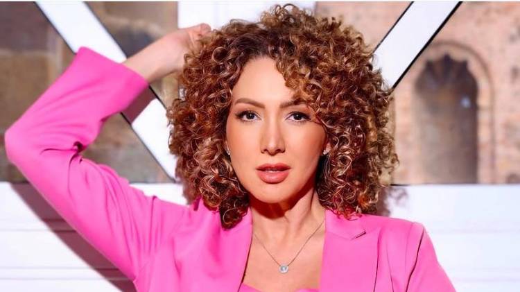 Redes Sociales/@erikaender