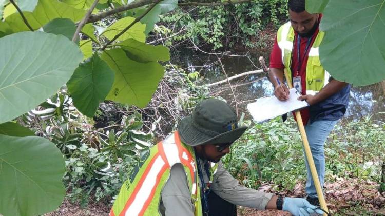 Gobierno procedió con “fuertes medidas y multas” por contaminación de los ríos La Villa y Estibaná.