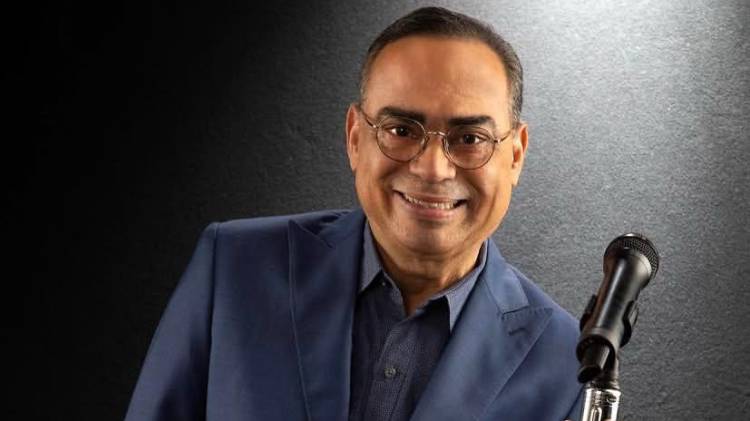 Redes Sociales/@santarosalive