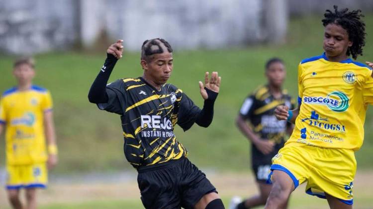 El incidente se dio mientras se disputaba el encuentro entre las Águilas de la UP y Herrera FC.