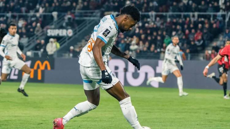 El lateral panameño ha visto acción en los dos primeros encuentros ligueros y ha disputado todos los minutos.