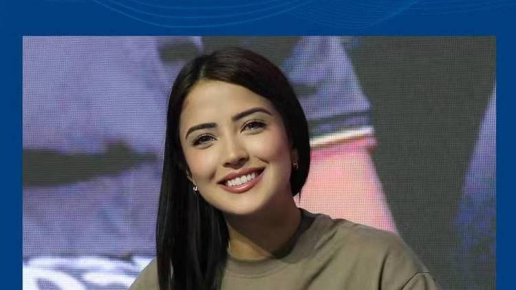 Fotografía tomada de la cuenta oficial de la red social X @delcyrodriguezv de la presidenta encargada de Venezuela, Delcy Rodríguez, que muestra a la nueva ministra de Turismo Daniella Cabello, hija del número dos del chavismo, Diosdado Cabello. EFE/ @delcyrodriguezv