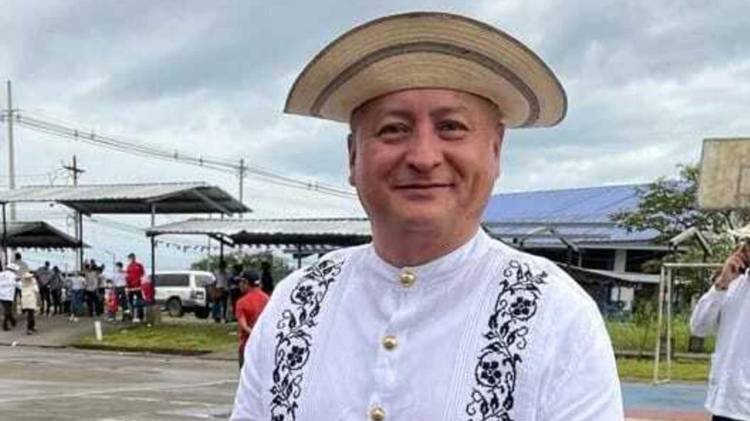 El extesorero Sergio Bosquez Cruz fue trasladado tras la audiencia en la que se ordenó su detención provisional por el presunto desfalco de fondos municipales.