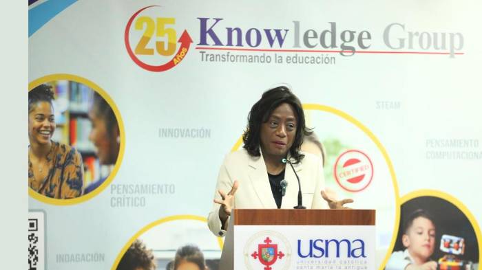 Ministra de Educación, Lucy Molinar