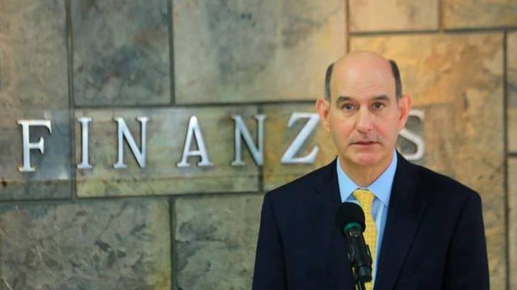 Chapman subrayó que este dinamismo económico ya comienza a reflejarse en la generación de empleo.