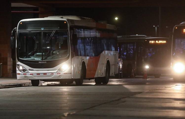 Usuarios son los que se llevan la peor parte deben esperar por hora un metrobús.