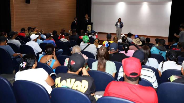 Panamá | Alcaldía suspende desalojos y pacta diálogo con buhoneros