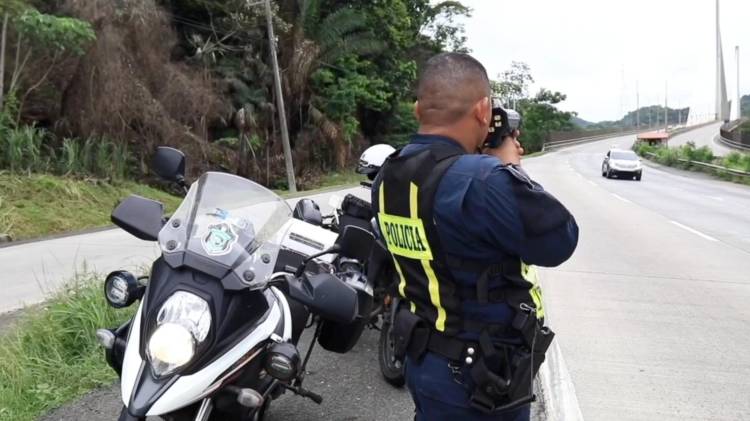 La Policía hizo un llamado a los conductores para que manejen con precaución y respeten todas las señales de tránsito.