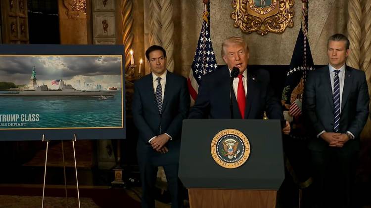 Trump dio el anuncio junto al secretario de Estado, Marco Rubio (i), y el secretario de Guerra, Peter Hegset.