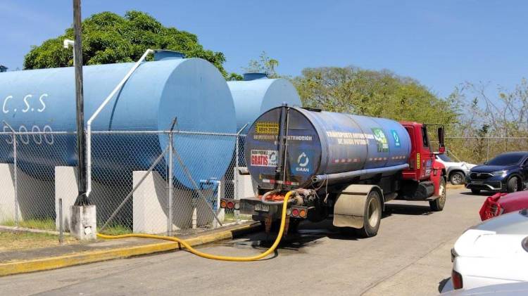 El IDAAN mantendrá los operativos de carros cisternas.