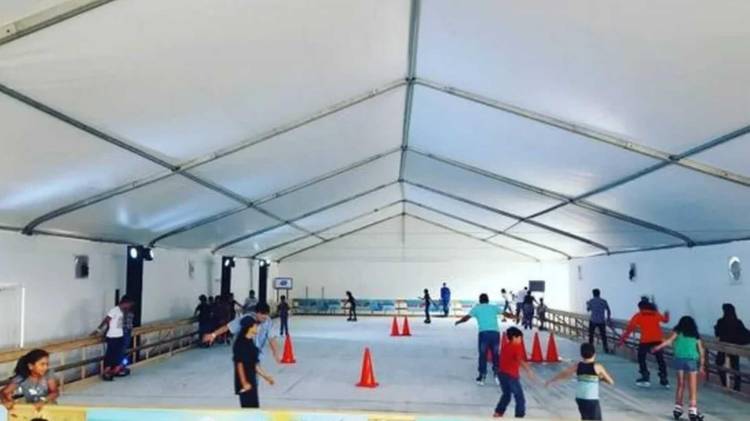 Familias podrán disfrutar de la pista de hielo como parte del Festival Internacional Navideño 2025.