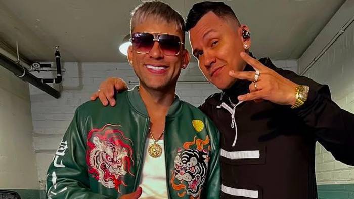 Redes Sociales/@makano507