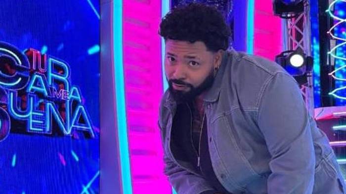 El humorista panameño Michael Vega recientemente participó en Tu Cara Me Suena, pero esta vez desde el jurado.