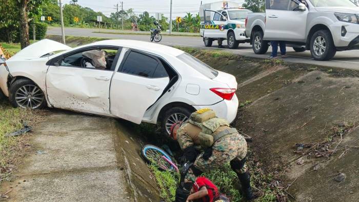 El joven Escobar se encuentra grave en el hospital.