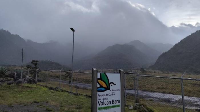 Los senderos del Volcán Barú amanecieron cerrados por los fuertes vientos y condiciones climáticas extremas en la cima del parque.