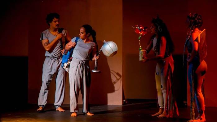 Sirenas, amor y conciencia ecológica llegan al teatro panameño