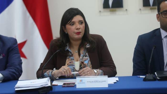 La ministra de Trabajo, Jackeline Muñoz.