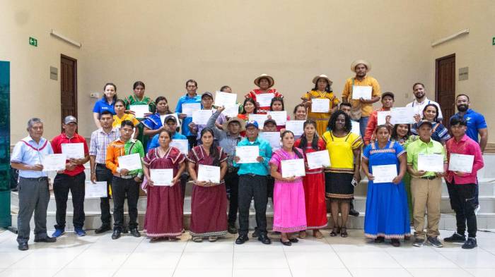 Los emprendedores fortalecer el dinamismo económico y social dentro de sus comunidades