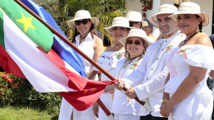 Directora del Inadeh, abanderada en festejos de La Pintada