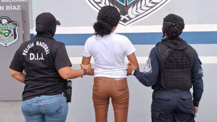 La detenida está vinculada a una red que suplantaba identidades.