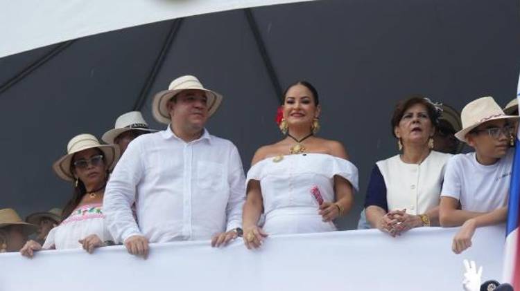 Celebración del 4 de noviembre, Día de los Símbolos Patrios.