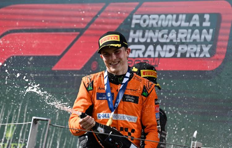 Piastri logra su primera victoria en F1 con polémica