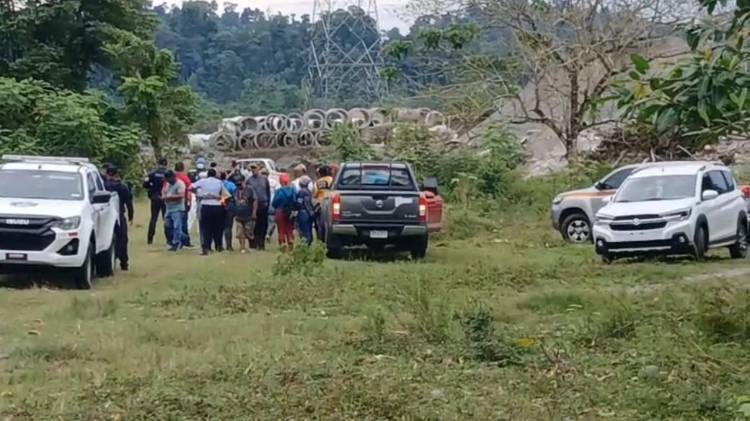 El cuerpo estaba semienterrado en el lugar