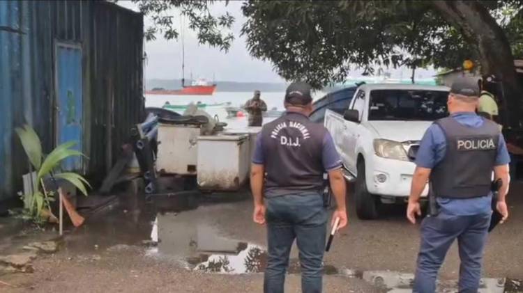 Escena acordonada en el sector de La Playita, donde Ronaldo Grand fue asesinado mientras trabajaba.